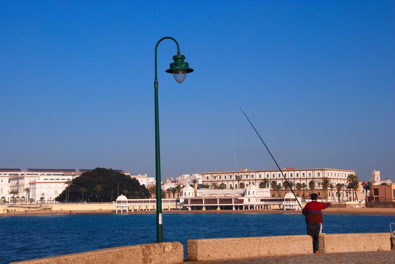 Apartamentos La Caleta de Cadiz Bagian luar foto